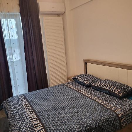 Apartament Dem Radulescu Apartment รึมนิคูวัลเจีย ภายนอก รูปภาพ