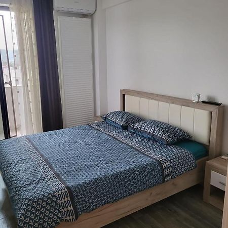 Apartament Dem Radulescu Apartment รึมนิคูวัลเจีย ภายนอก รูปภาพ