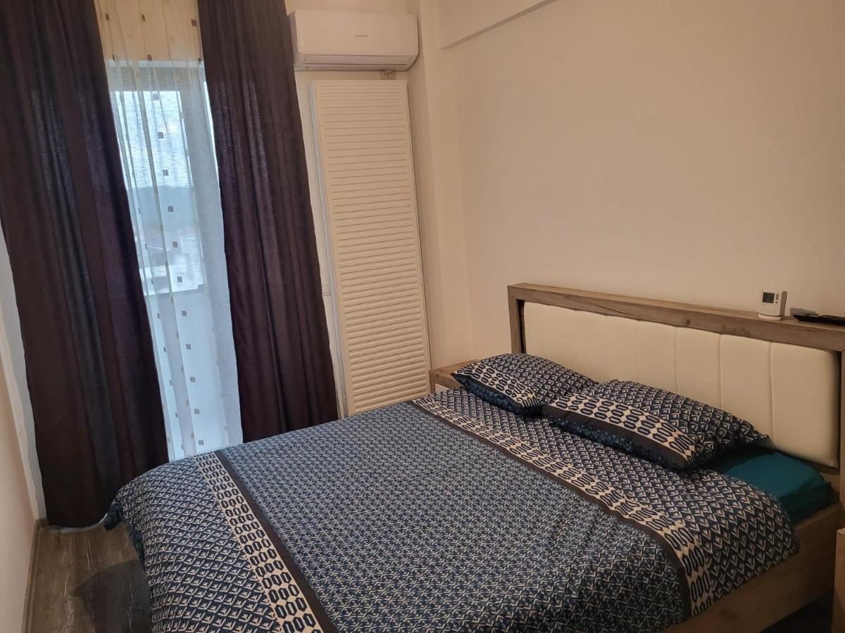 Apartament Dem Radulescu Apartment รึมนิคูวัลเจีย ภายนอก รูปภาพ