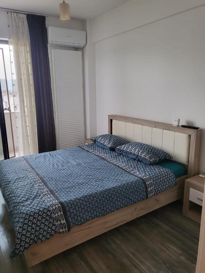 Apartament Dem Radulescu Apartment รึมนิคูวัลเจีย ภายนอก รูปภาพ