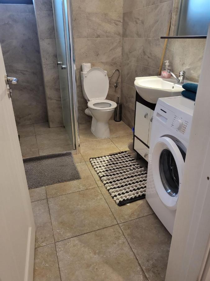 Apartament Dem Radulescu Apartment รึมนิคูวัลเจีย ภายนอก รูปภาพ